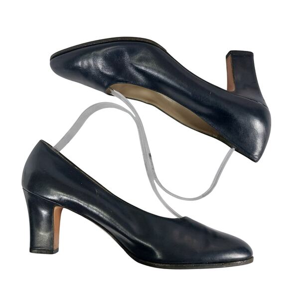 FERRAGAMO! BLACK GENUINE LEATHER SUPER SLEEK, UNDERSTATED & ELEGANT PUMPS! SZ 9B - Picture 7 of 11